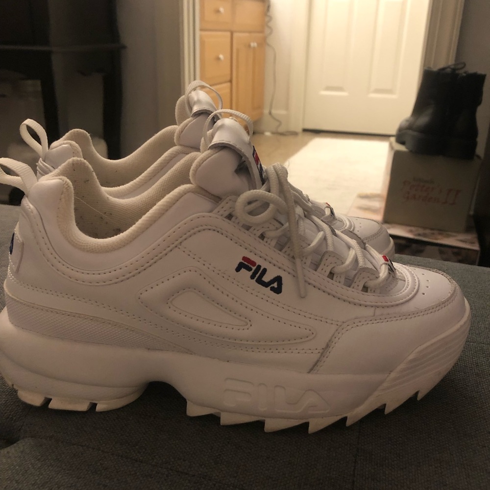 White fila disruptors